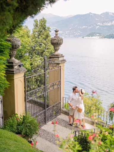 Romantic-couple-photo-shoot-in-Como-Italy-villa-del-balbianello